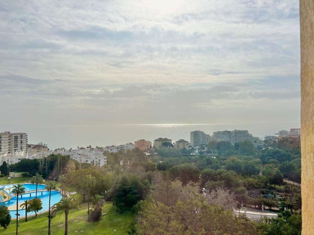 Acogedor Apartamento En Benalmadena Vistas Exterior photo